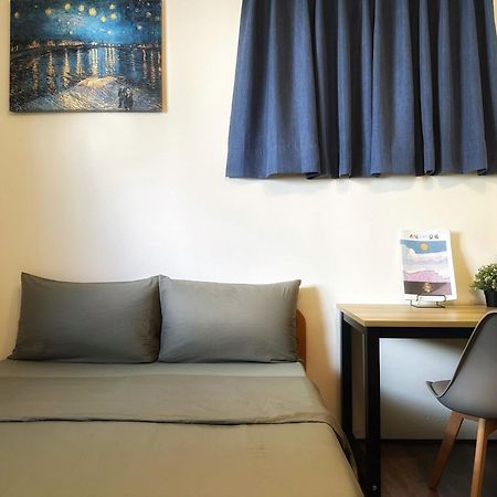 Dulan The Travel Bug Bistro Inn Donghe Bagian luar foto