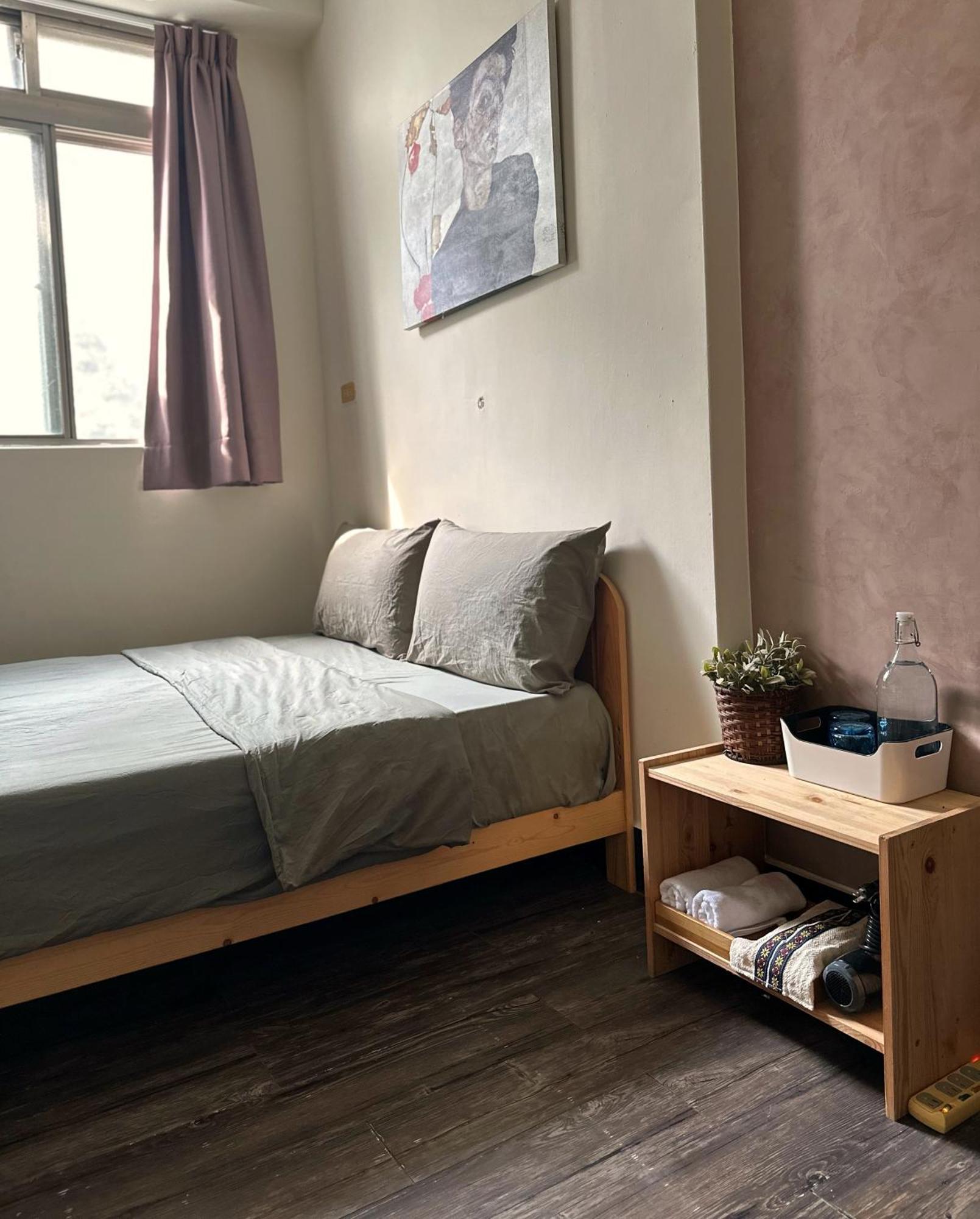 Dulan The Travel Bug Bistro Inn Donghe Bagian luar foto