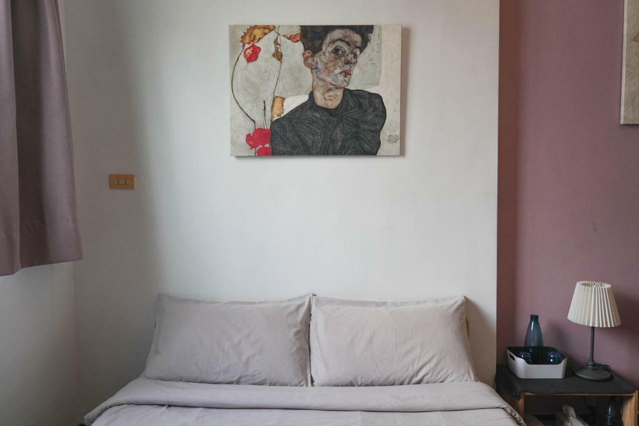 Dulan The Travel Bug Bistro Inn Donghe Bagian luar foto