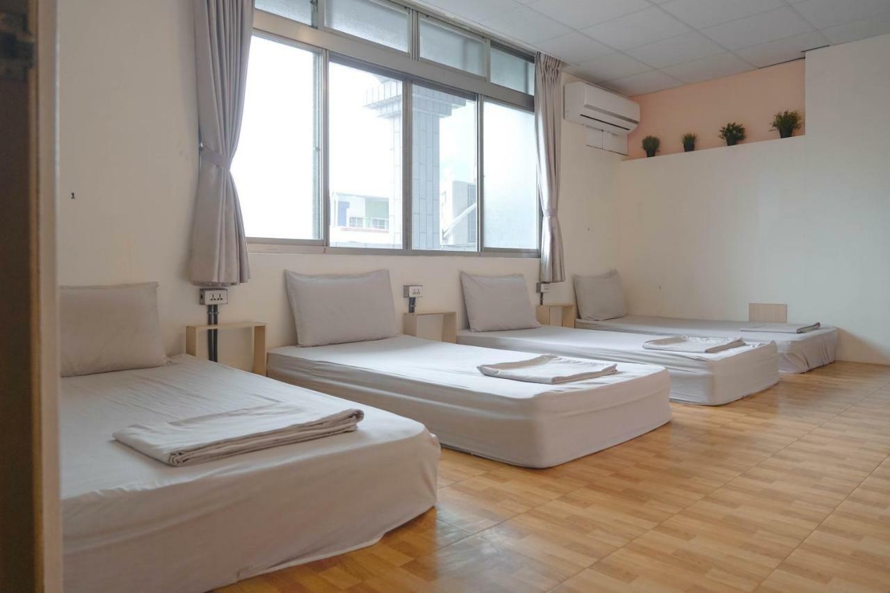 Dulan The Travel Bug Bistro Inn Donghe Bagian luar foto