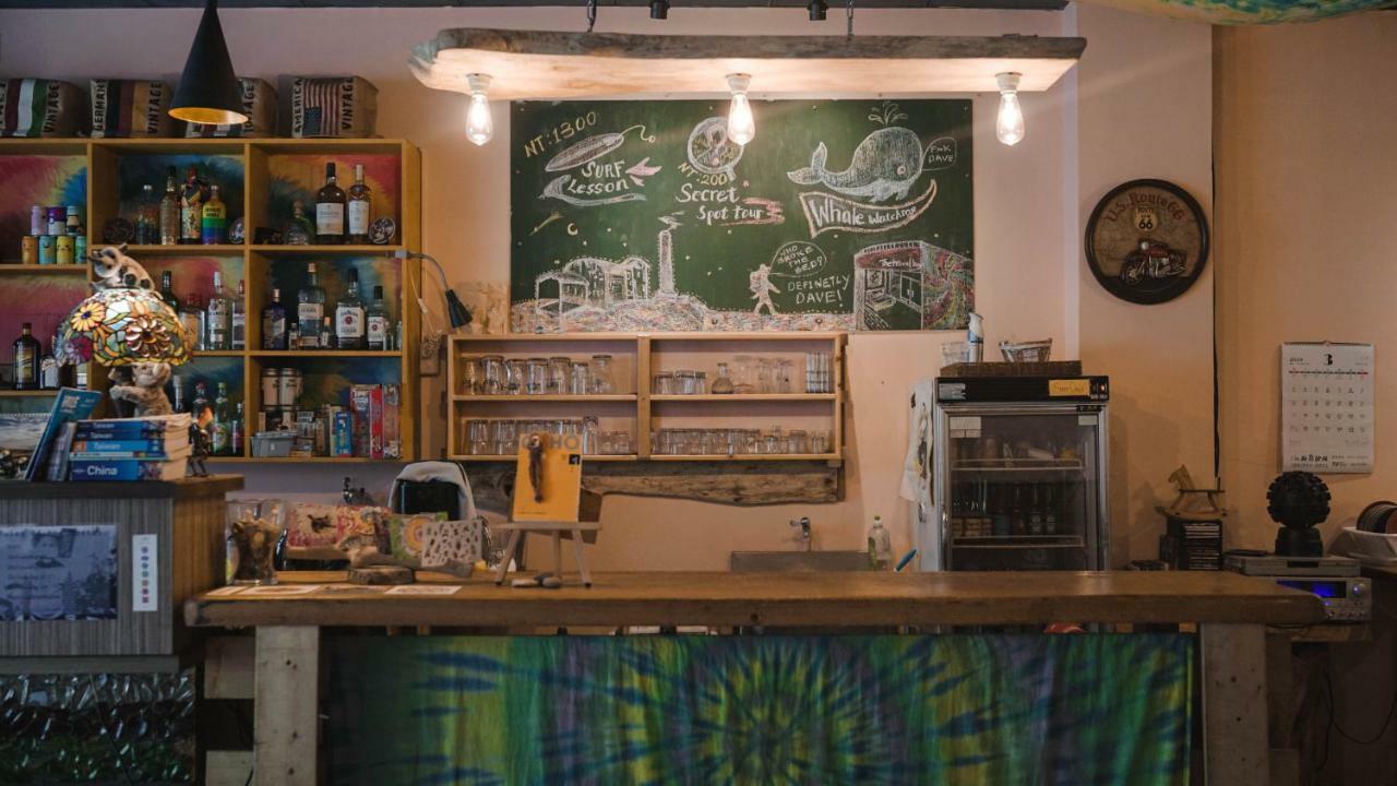 Dulan The Travel Bug Bistro Inn Donghe Bagian luar foto
